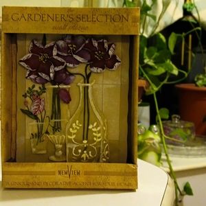 NWT FINE ART THE GARDENER'S SELECTION COSMO WALL PLAQUE by New View